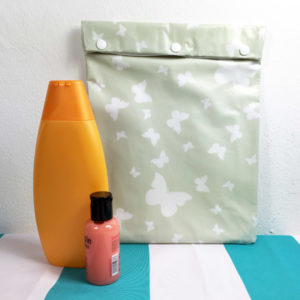 Schwimmtasche/ Schampootasche mintgrün mit Schmetterlingen, wasserdicht Schwimmtasche/ Schampootasche mintgrün mit Schmetterlingen, wasserdicht