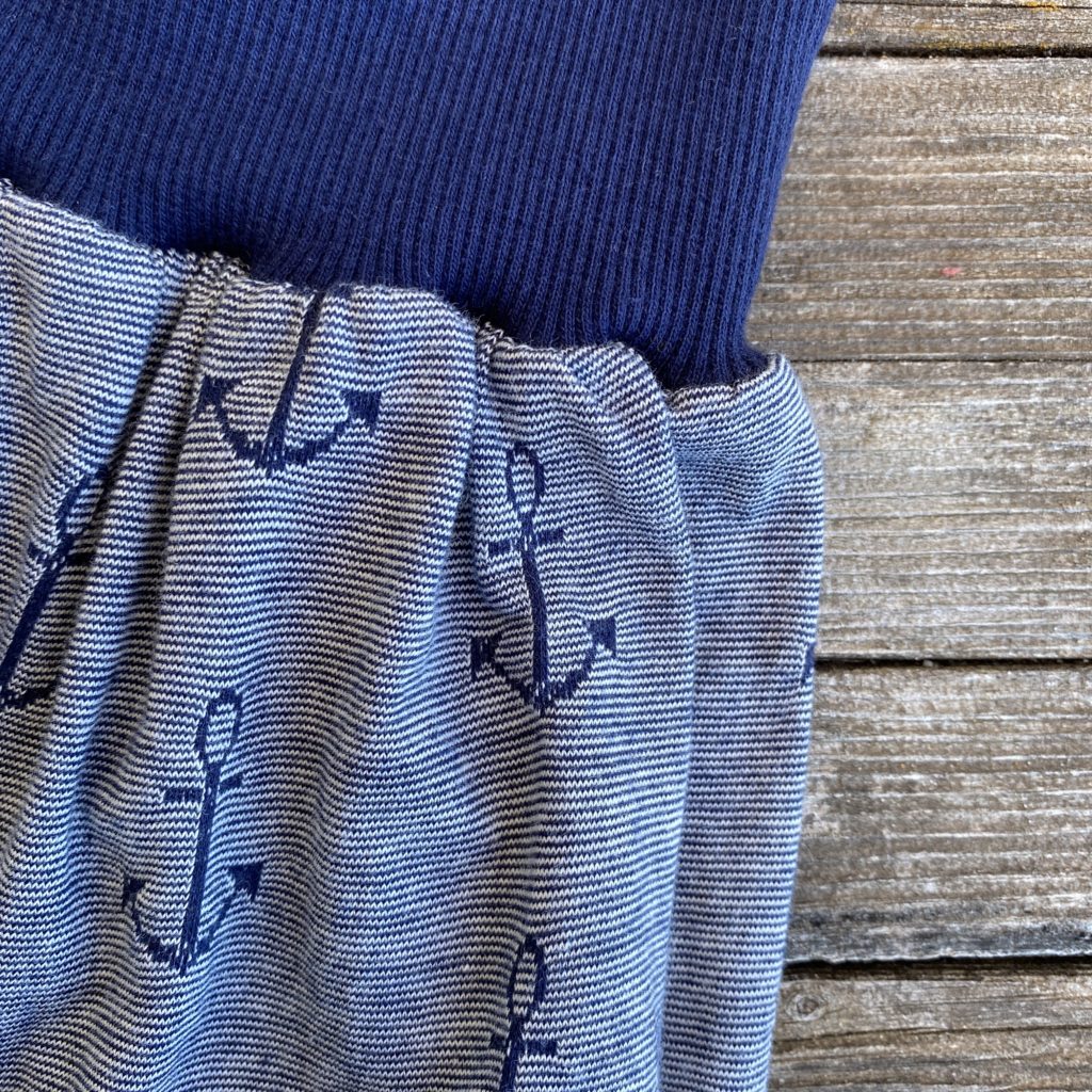 maritimer Rock für Mädchen mit Anker, blau-gestreift – Bild 2