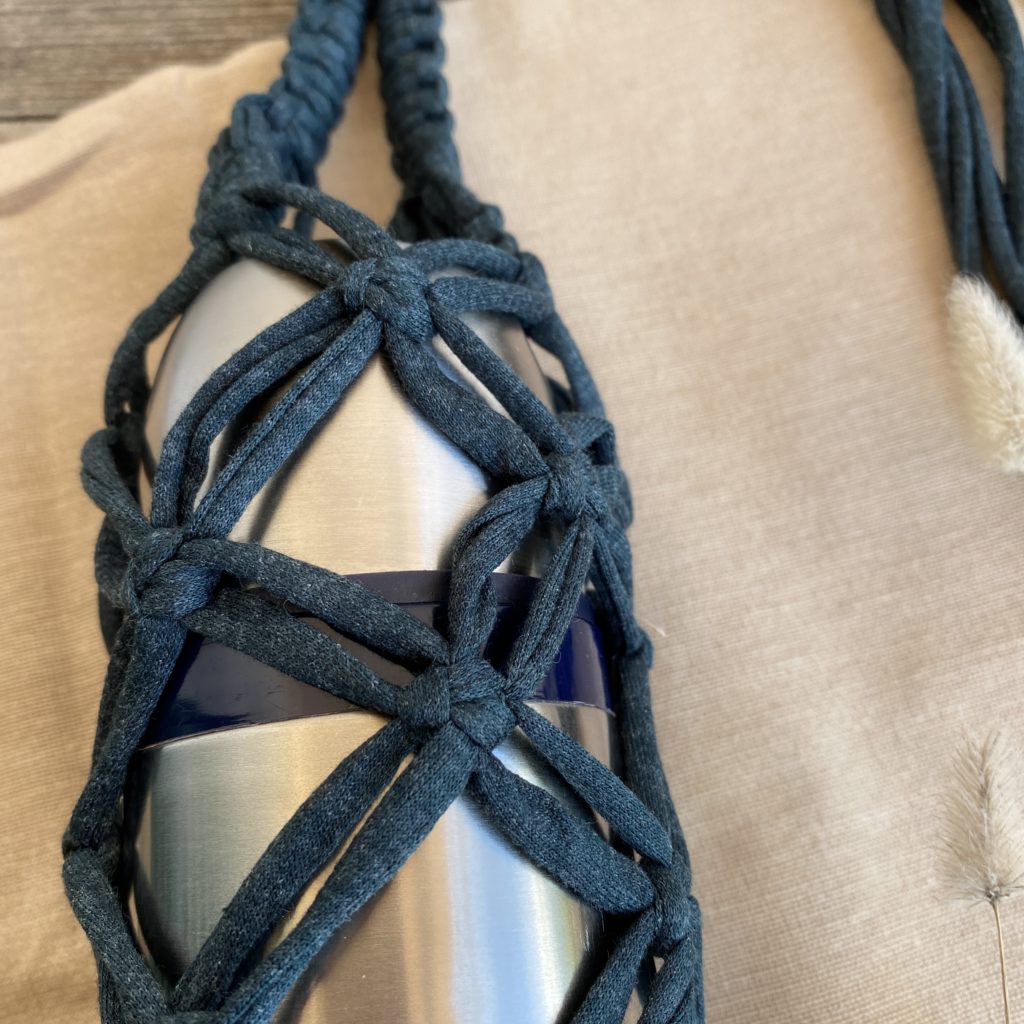 Flaschenhalter, Bottleholder, Makramee, dunkelgrün, verstellbar, Textilgarn – Bild 2