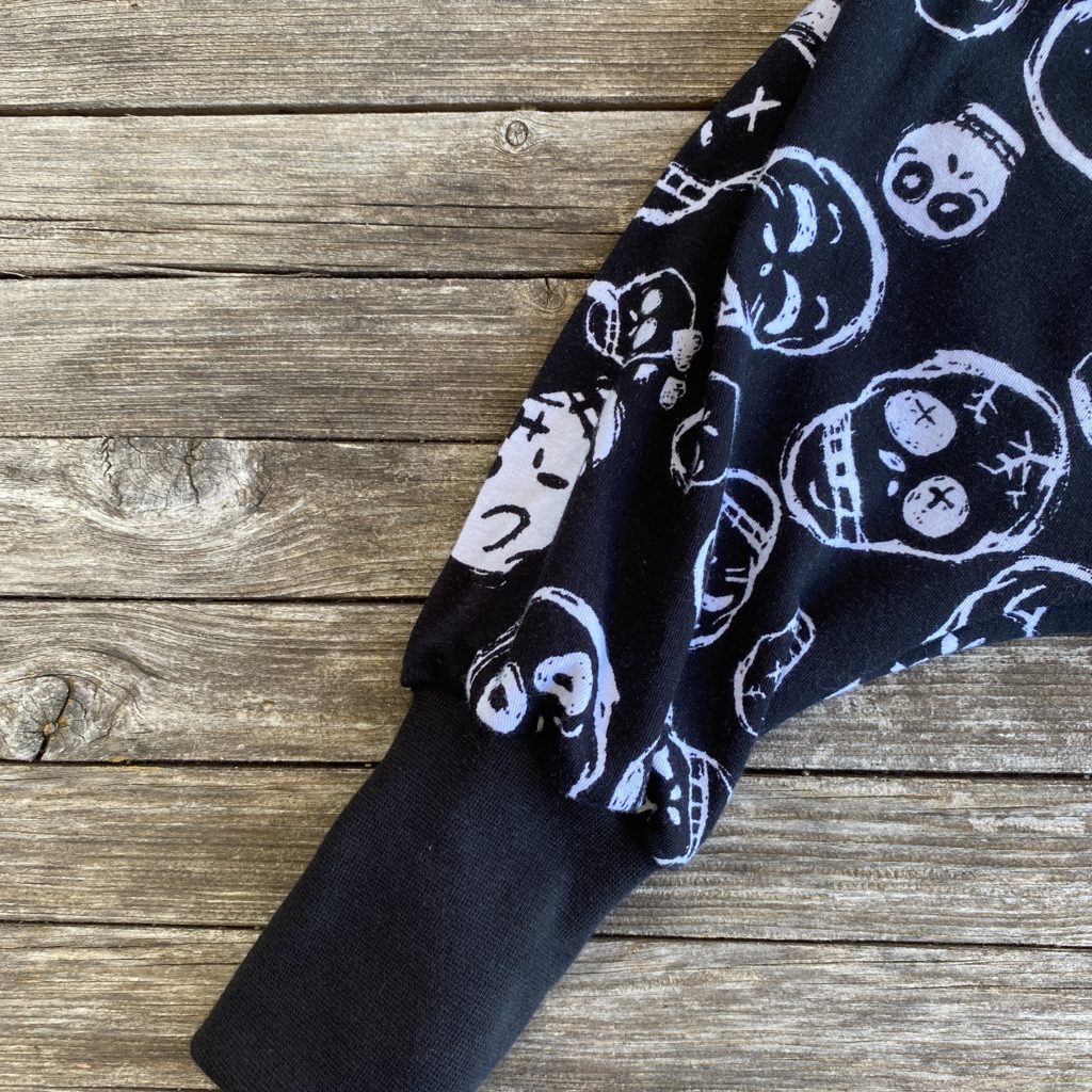 Pumphose/ Mitwachshose Totenkopf, Kopfhörer – Bild 3