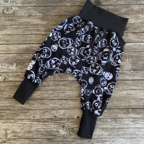 Pumphose/ Mitwachshose Totenkopf, Kopfhörer