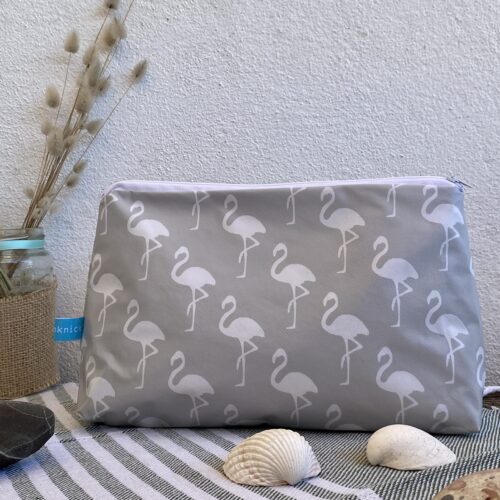 Wetbag, Kulturbeutel, Wickeltasche für Strand oder Schwimmbad mit Flamingo, grau