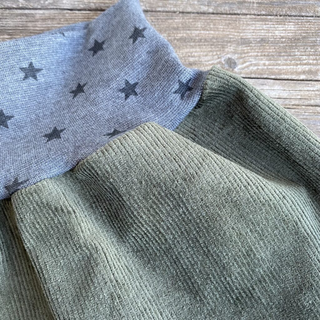Pumphose/ Mitwachshose/ Baggy Pants Cord grün/ Bündchen mit Sternen/ Herbst/ Winter – Bild 2