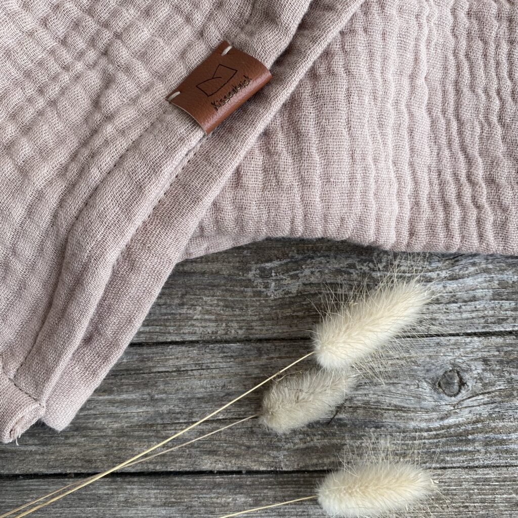 quadratisches Musselin-Tuch in Boho beige aus Bio-Baumwolle, als Halstuch ab 6 J oder kleine Decke – Bild 3