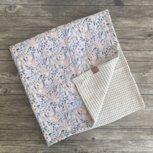 Babydecke, Krabbeldecke, Sommerdecke, Waffelpiqué/ Musselin, beige/ blau/ rosa gemustert, 70 x 70 cm