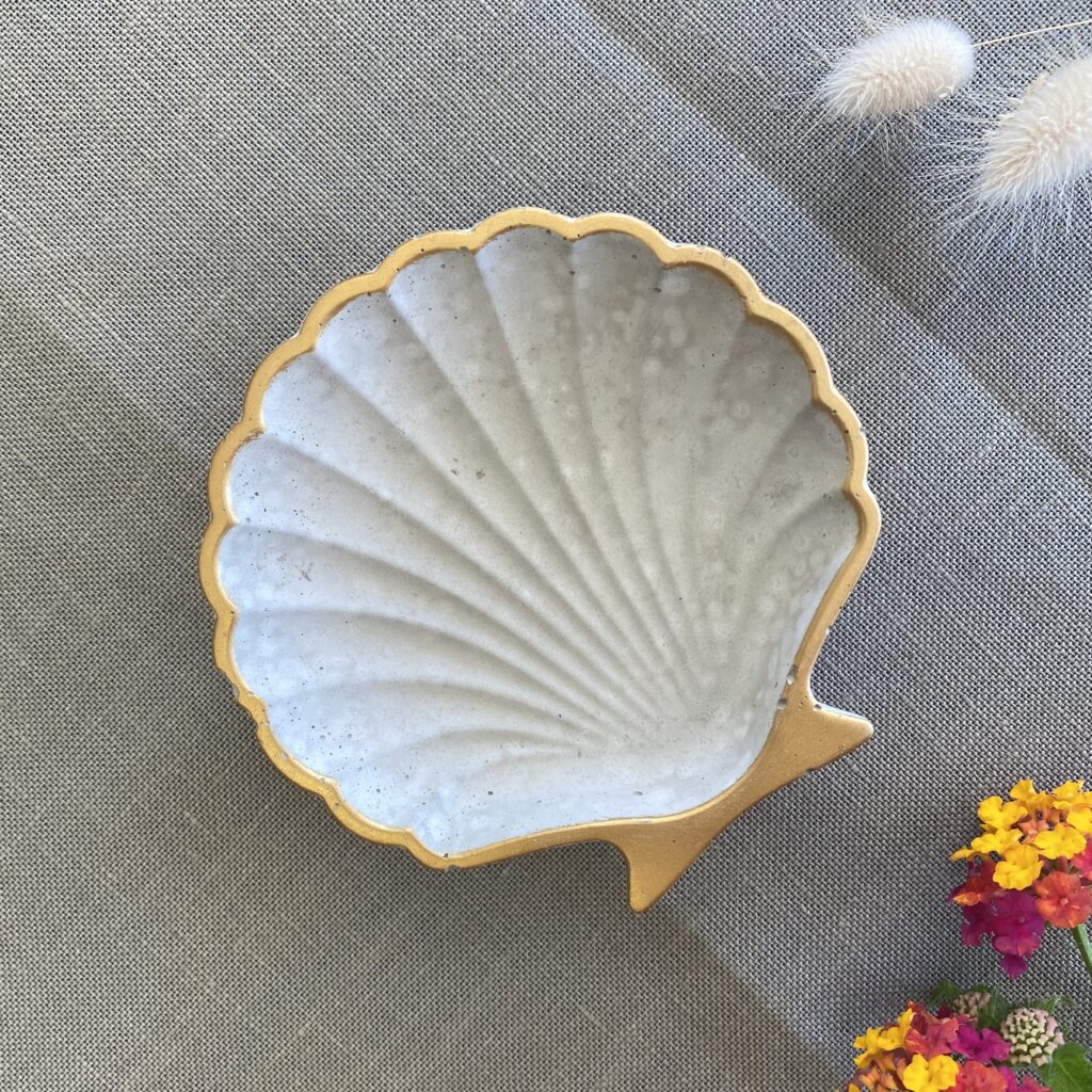Muschelschale, Beton, Schale, Muschel, Schmuckschale, Seifenschale, maritim, mit Goldrand