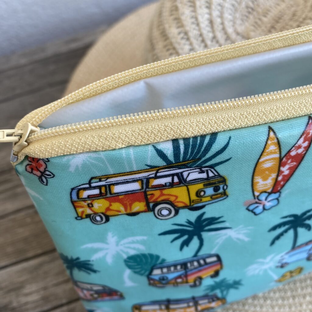 Wetbag, Schwimmtasche, Nasstasche für Strand oder Schwimmbad, Surfen, Bulli, Vanlife,, Detail Reissverschluss