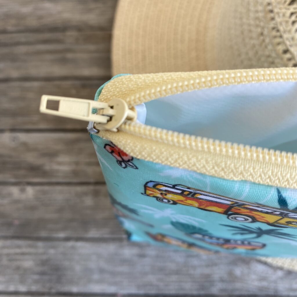 Wetbag, Schwimmtasche, Nasstasche für Strand oder Schwimmbad, Surfen, Bulli, Vanlife,, Detail Reissverschluss