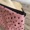 Wetbag, Schwimmtasche, Nasstasche aus Softshell für Strand oder Schwimmbad, Leomuster altrosa und schwarz Detail Reissverschuss