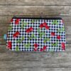 Rockabilly Tasche mit Kirschen/ Make-Up Tasche/ Kosmetiktasche, schwarz-weiß kariert