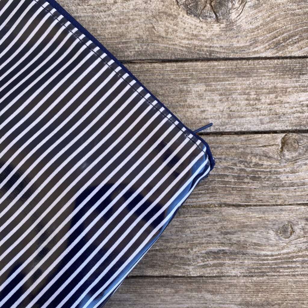Wetbag/ Schwimmtasche klassisch dunkelblau/ weiß gestreift, Detail