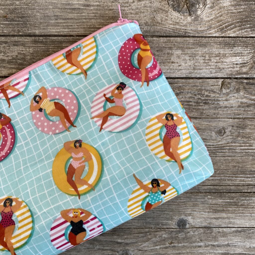 Schwimmtasche/ Wetbag/ Kulturbeutel 'Sommer im Pool' Ladies auf Schwimmreifen