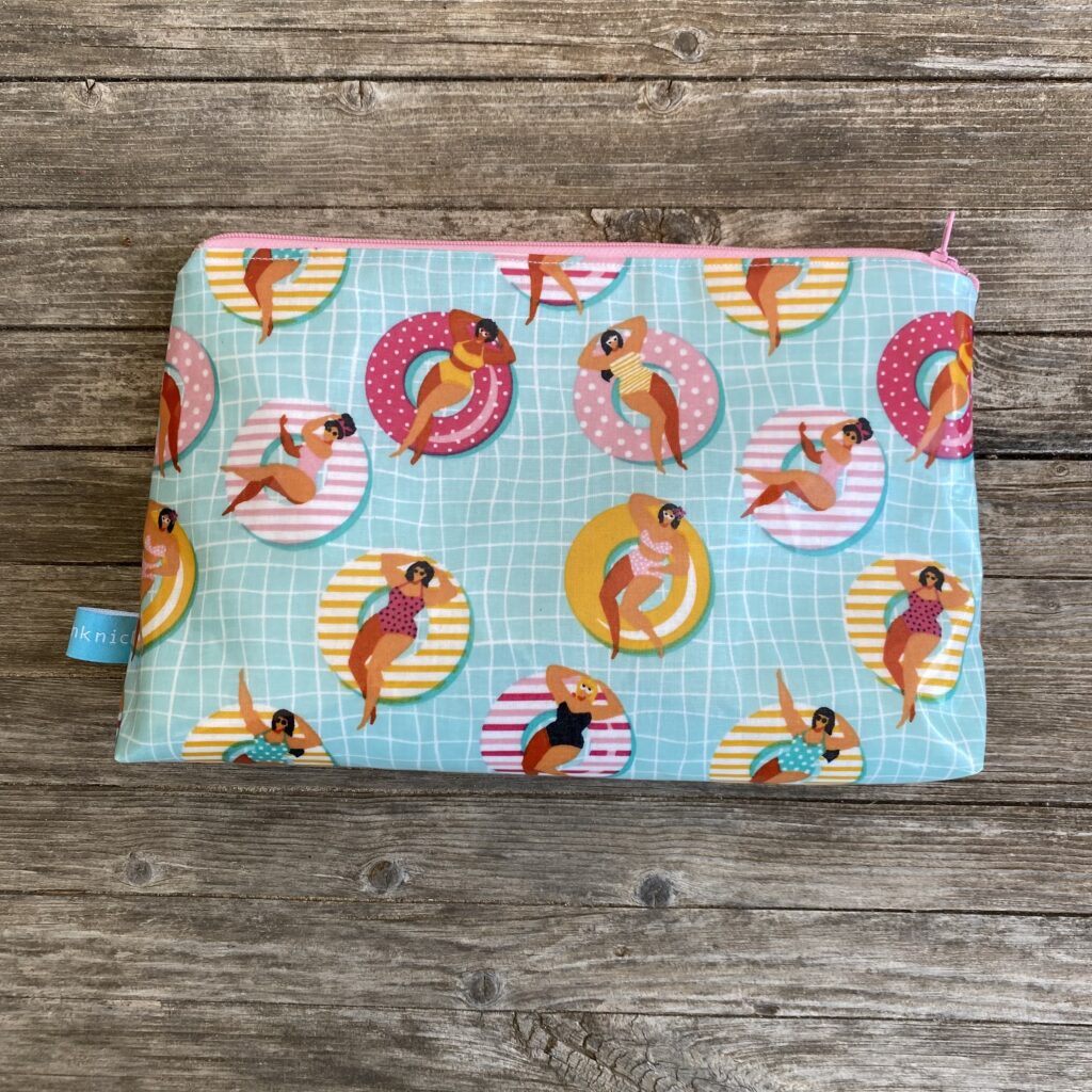 Schwimmtasche/ Wetbag/ Kulturbeutel 'Sommer im Pool' Ladies auf Schwimmreifen
