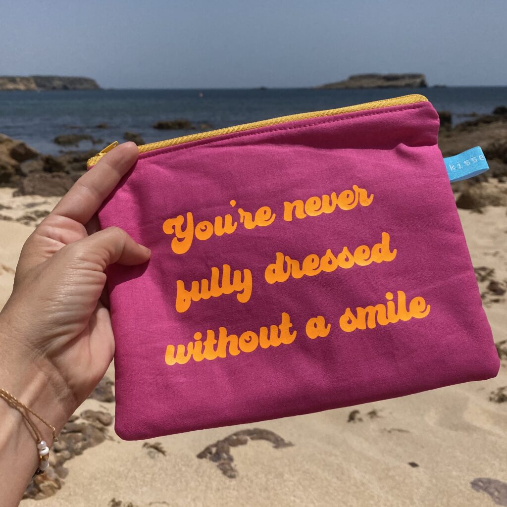 You´re never fully dressed without a smile - Tasche pink mit neon oranger Schrift