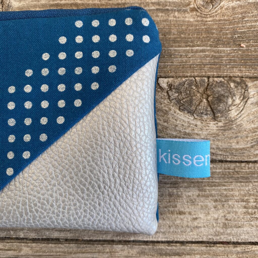 kleiner Geldbeutel/ Täschchen in silber & blau für Hochzeit, Party
