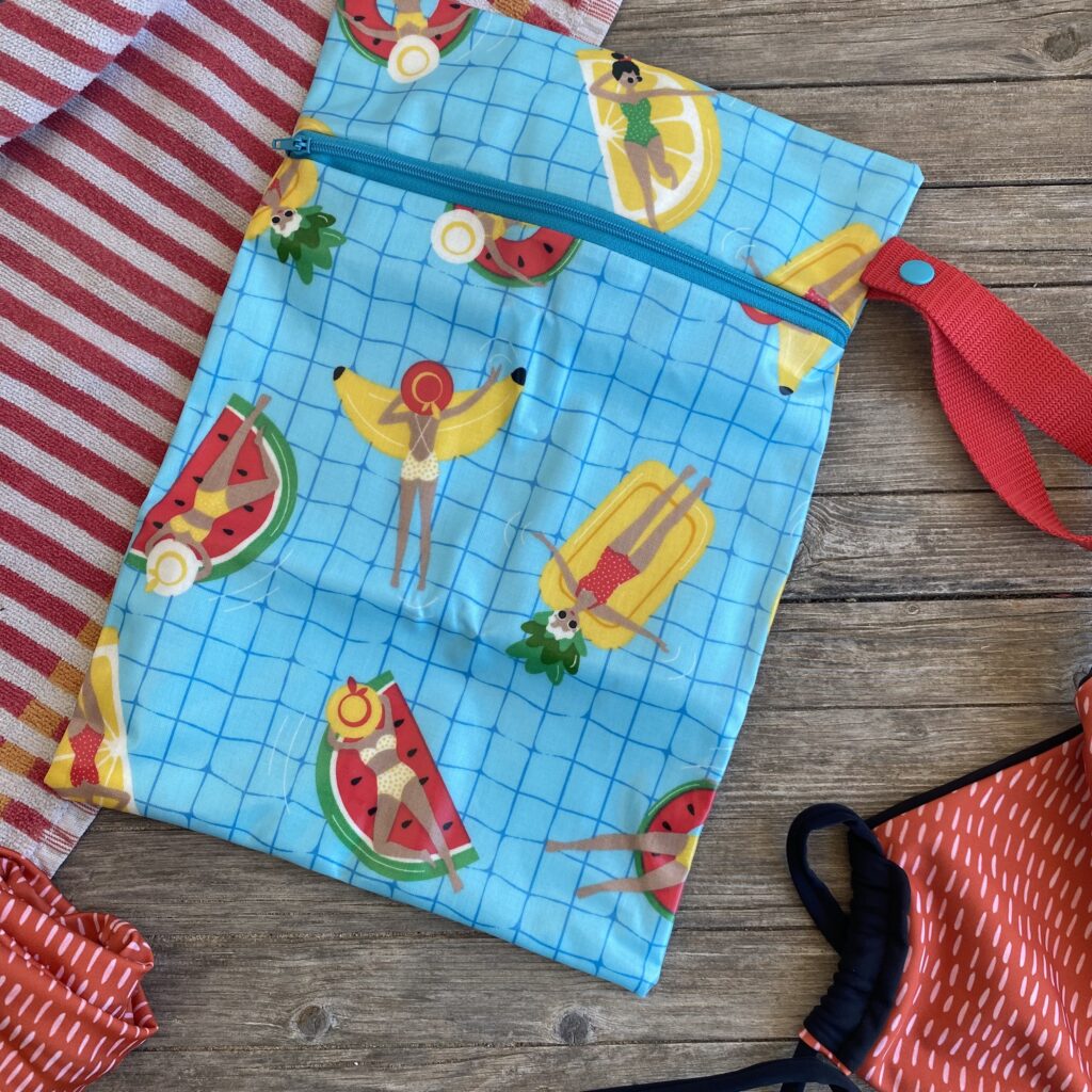 Wetbag/ Schwimmtasche für nasse Badesachen, tolles Geschenk für Schwimmerinnen mit Aufhängung