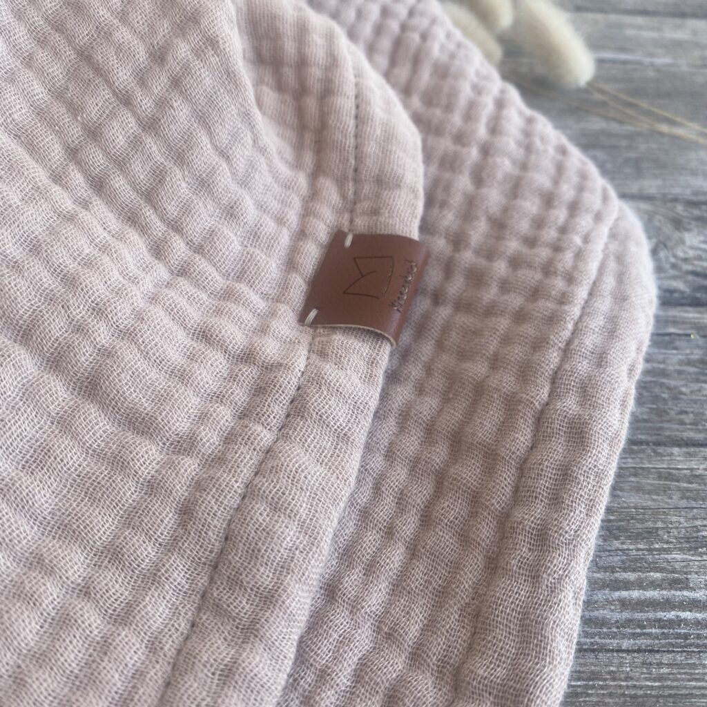 quadratisches Musselin-Tuch in Boho beige aus Bio-Baumwolle, als Halstuch ab 6 J oder kleine Decke
