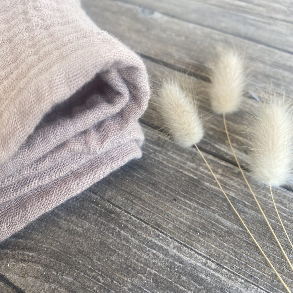 quadratisches Musselin-Tuch in Boho beige aus Bio-Baumwolle, als Halstuch ab 6 J oder kleine Decke