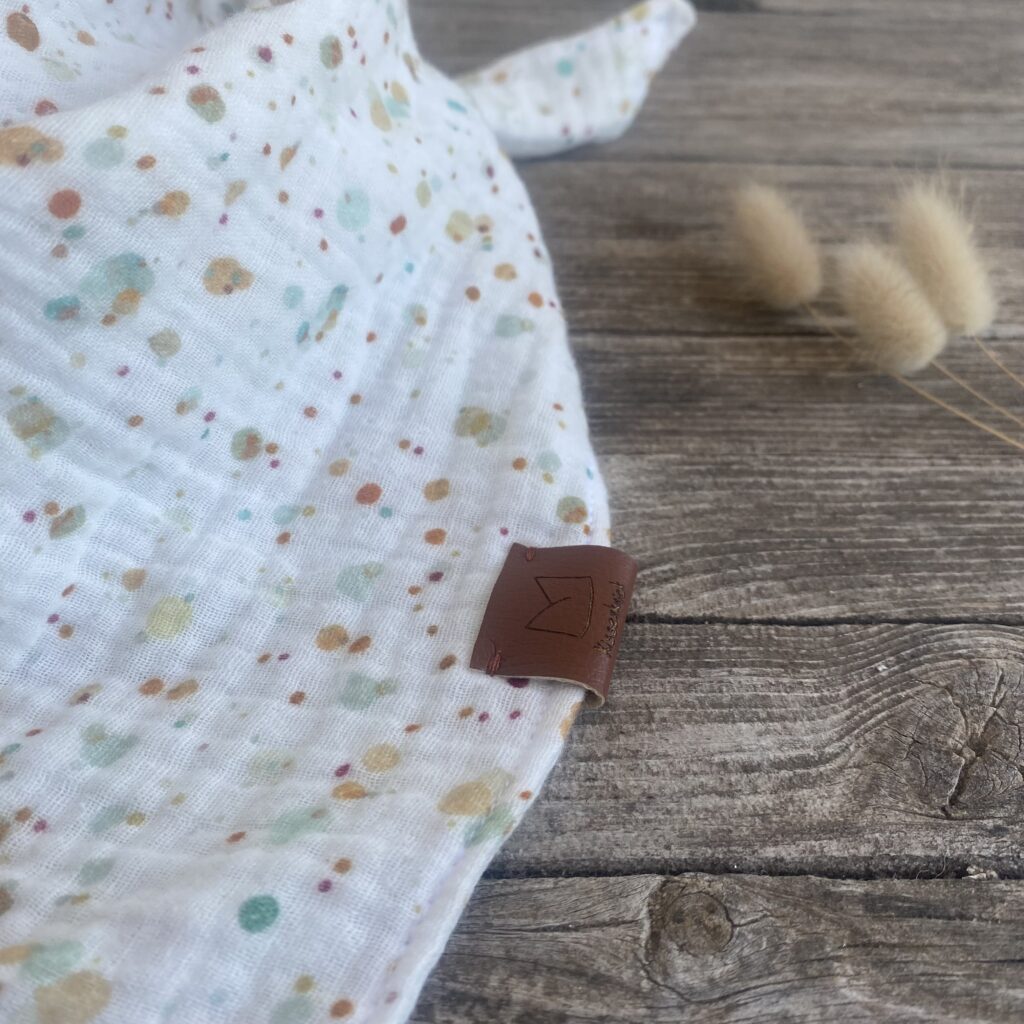 Boho Halstuch aus Musselin, Dreieckstuch, Natur, weiss mit Punkten für Kinder ab 6 J