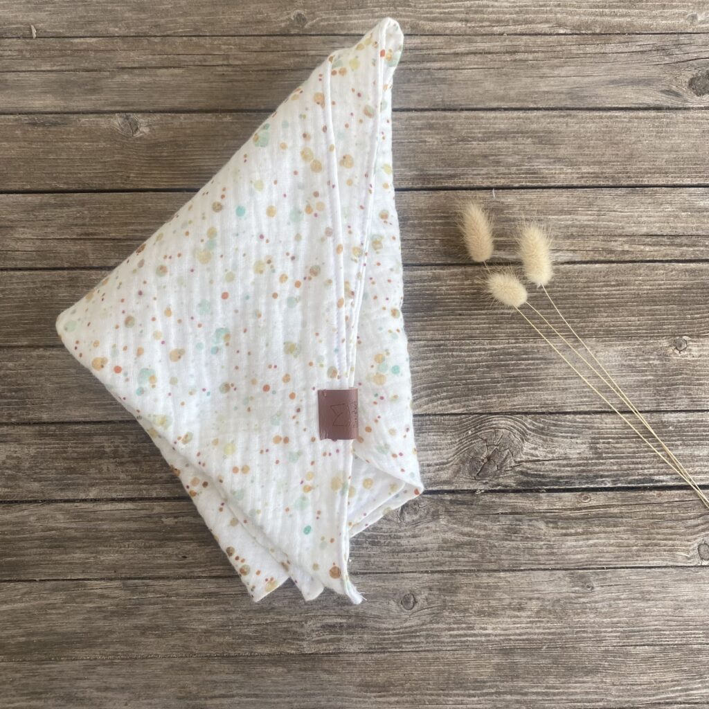 Boho Halstuch aus Musselin, Dreieckstuch, Natur, weiss mit Punkten für Kinder ab 6 J