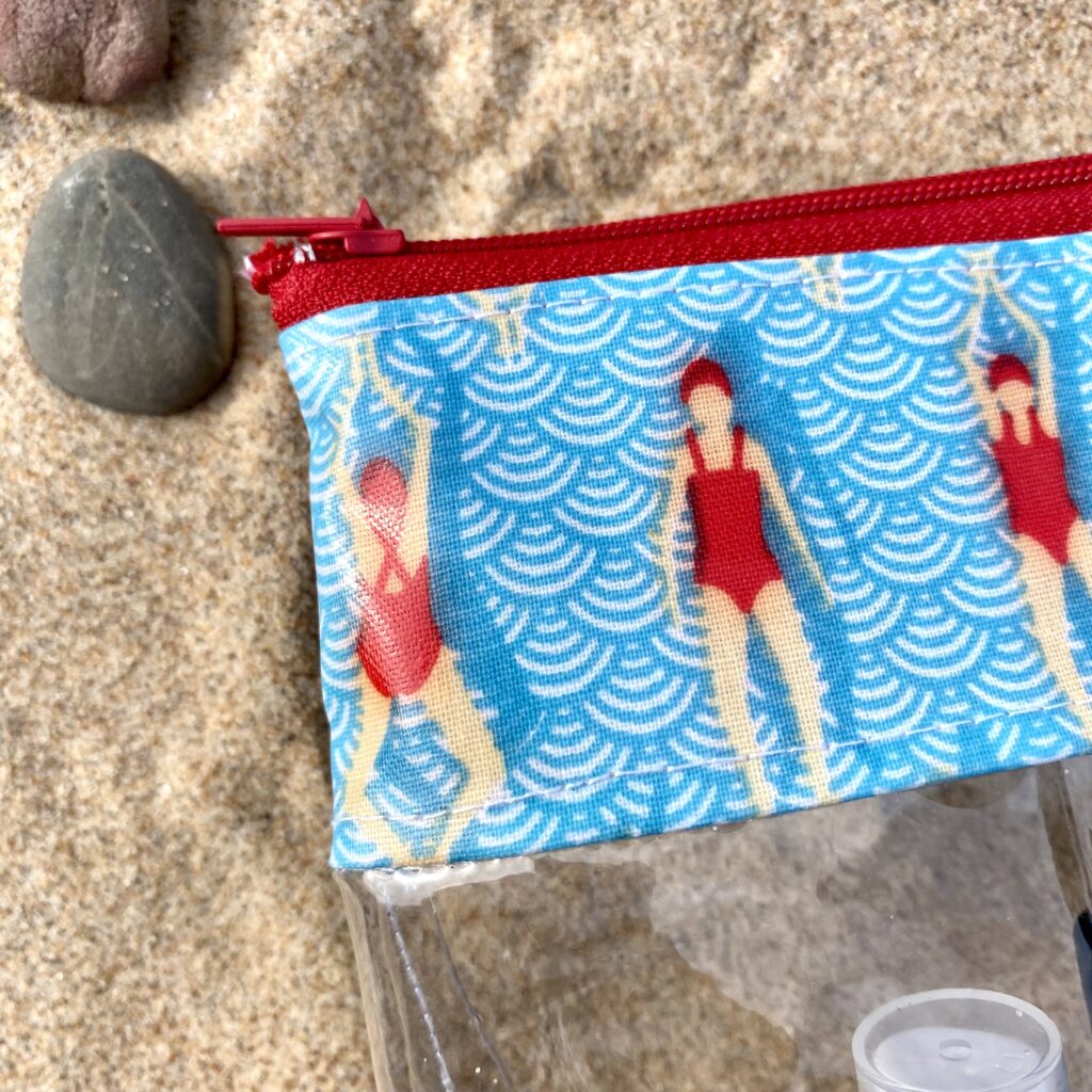transparentes Wetbag/ Kulturbeutel für Flüssigkeiten für das Handgepäck im Flugzeug, Motiv: Schwimmen