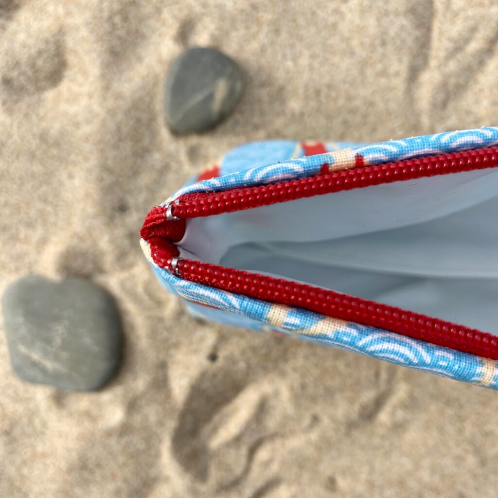 Wetbag/ Kosmetiktasche mittel mit Schwimmerinnen, Schwimmen, Schwimmmädchen