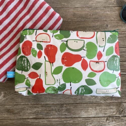 Kulturbeutel/ Kosmetiktasche mit Obst, Apfel & Birne für Sommer, Sonne, Strand, unterwegs und Zuhause. Vielseitig einsetzbar. Abwaschbar. 100 % Wachstuch
