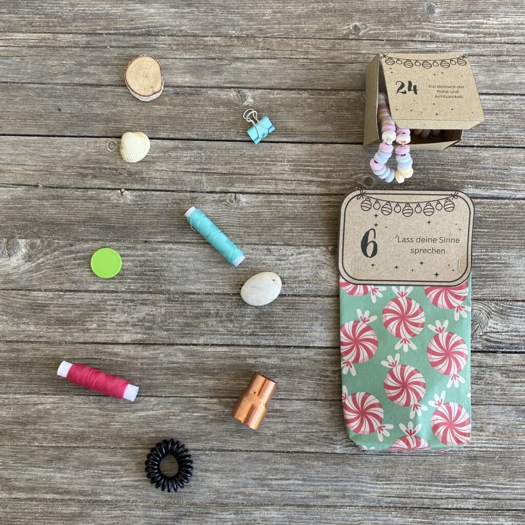 Adventskalender Achtsamkeit zum Fühlen Tüten und Box