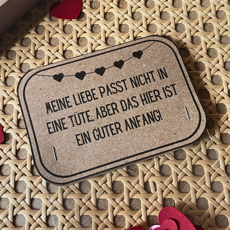 Geschenktütenklappe - Meine Liebe passt nicht in eine Tüte, aber...