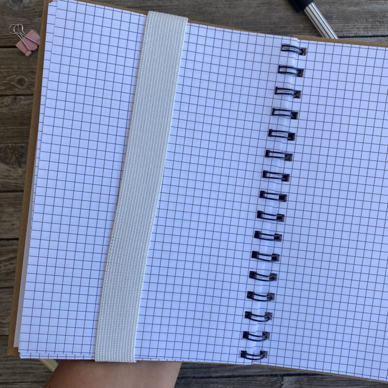 Lesezeichen Stifthalter, Mäppchen für Notizbuch, mit Gummiband, braunes Kunstleder
