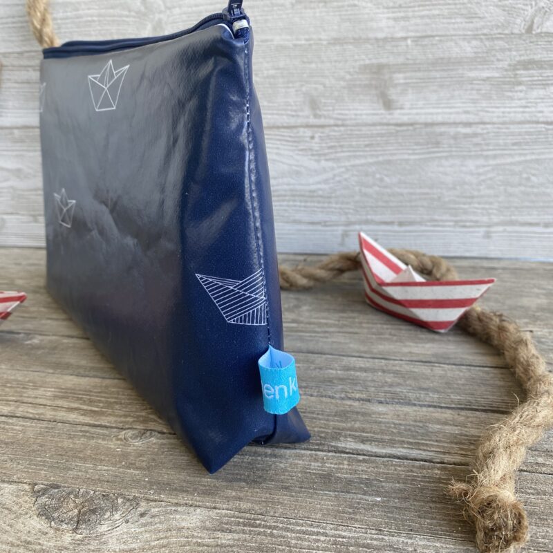 Wetbag Papierboote von der Seite