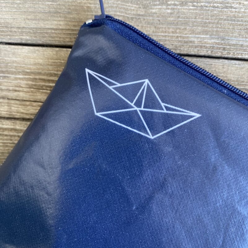 Wetbag Papierboote Detail Reissverschluss und MUster
