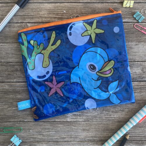 durchsichtiges Upcycling Mäppchen aus Schwimmreifen mit Fischen, Reissverschluss, wasserabweisend
