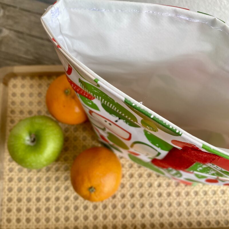 Lunchbag, Äpfel und Birnen, Picknickbag, Utensilo, Wetbag rot/ grün, auswaschbar aus beschichtetem Wachstuch, Größe M