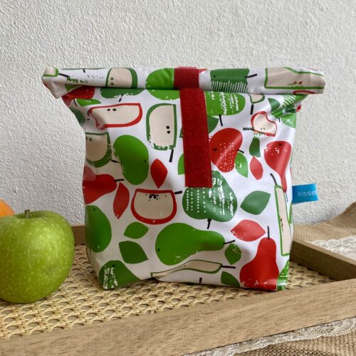Lunchbag, Äpfel und Birnen, Picknickbag, Utensilo, Wetbag rot/ grün, auswaschbar aus beschichtetem Wachstuch, Größe M