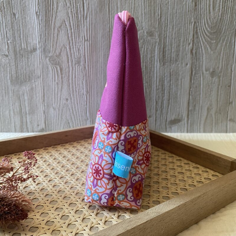 Eine Tasche voller Glück, bestickte Tasche in Pink mit Retromuster