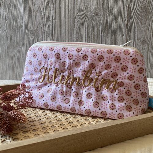 Täschchen Klimbim, bestickte Tasche mit Schriftzug, rosa, geblümt, zarte Farben, Innenfutter und verstärkt, von hinten, von vorne