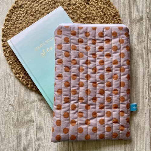 Buchtasche gesteppt mit Reissverschluss, Punkte, Ebook Tasche, Buchhülle gepunktet, gequiltet