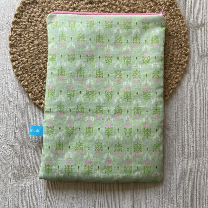 Buchtasche im Retrolook grün mit pinken Blumen, Buchhülle mit Reissverschluss – Bild 8