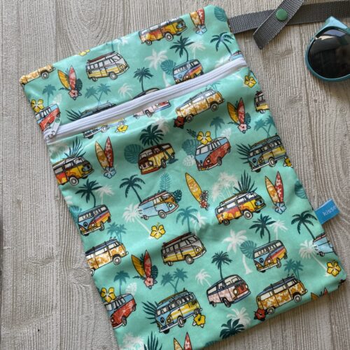 Wetbag, Nasstasche mit Aufhängung für Camping oder Dachzelt, Bulli Motiv in türkis