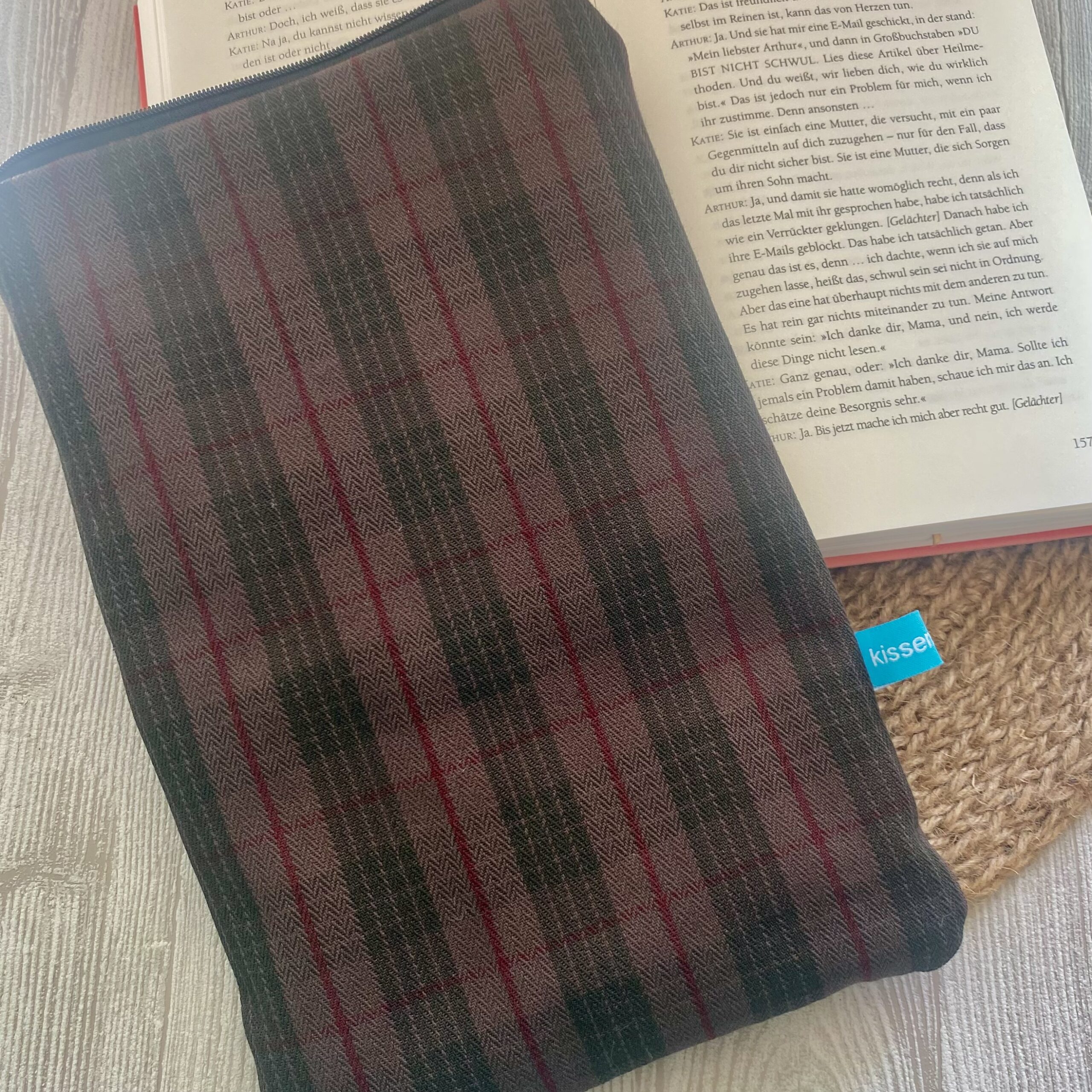 gefütterte Buchtasche für Männer, karierter klassischer Anzugsstoff, Buchhülle mit Reissverschluss, braun, schwarz, rot