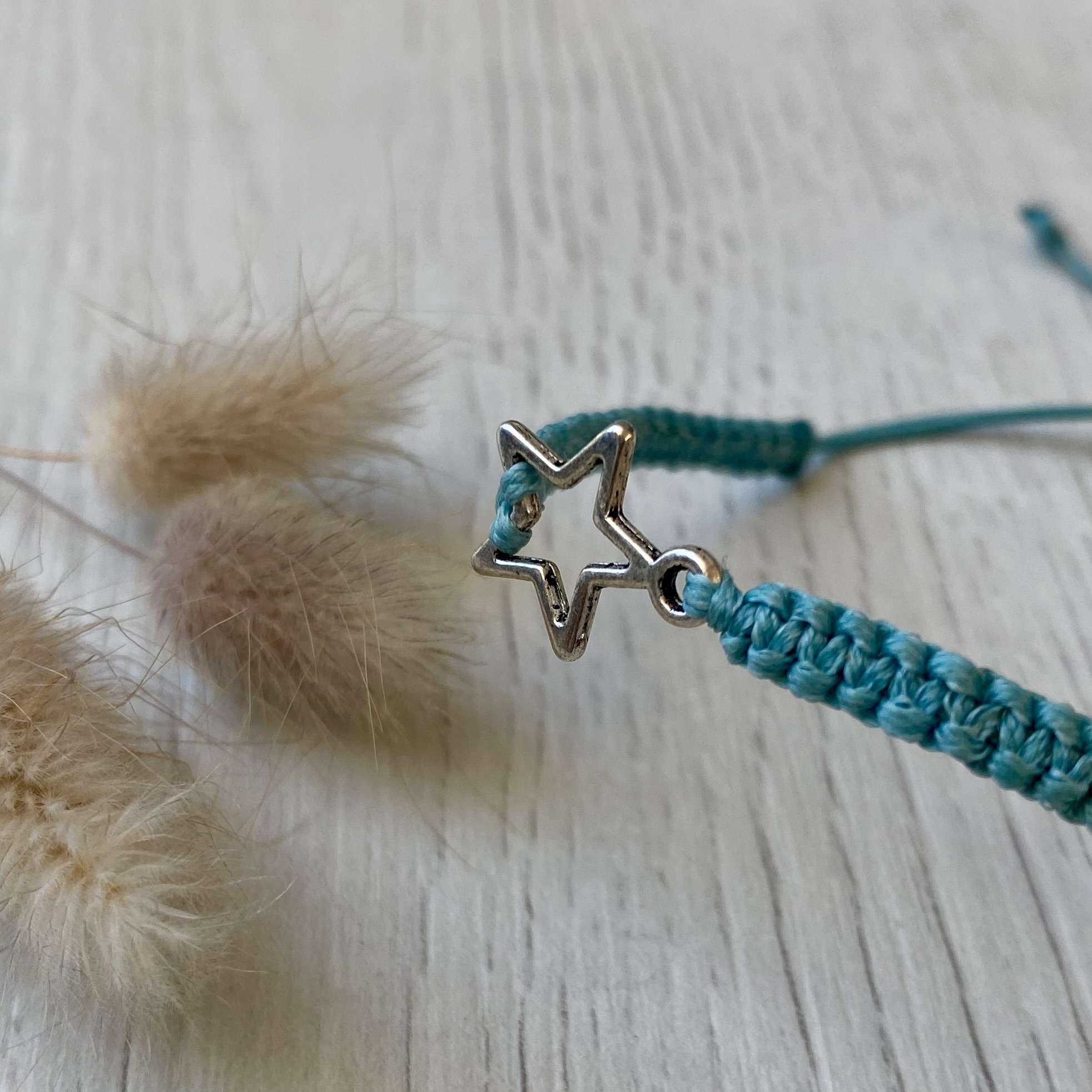 Makramee Armband, kleiner Stern Silber, Altsilber, Bandfarbe türkis