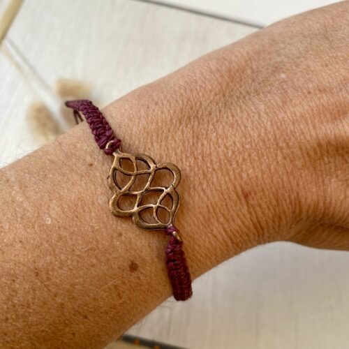 Makramee Armband mit Boho Ornament in altmessing, Bandfarbe wählbar