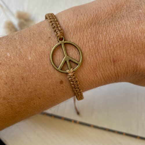 Makramee Armband mit Peace Zeichen in messing, freie Farbwahl Band