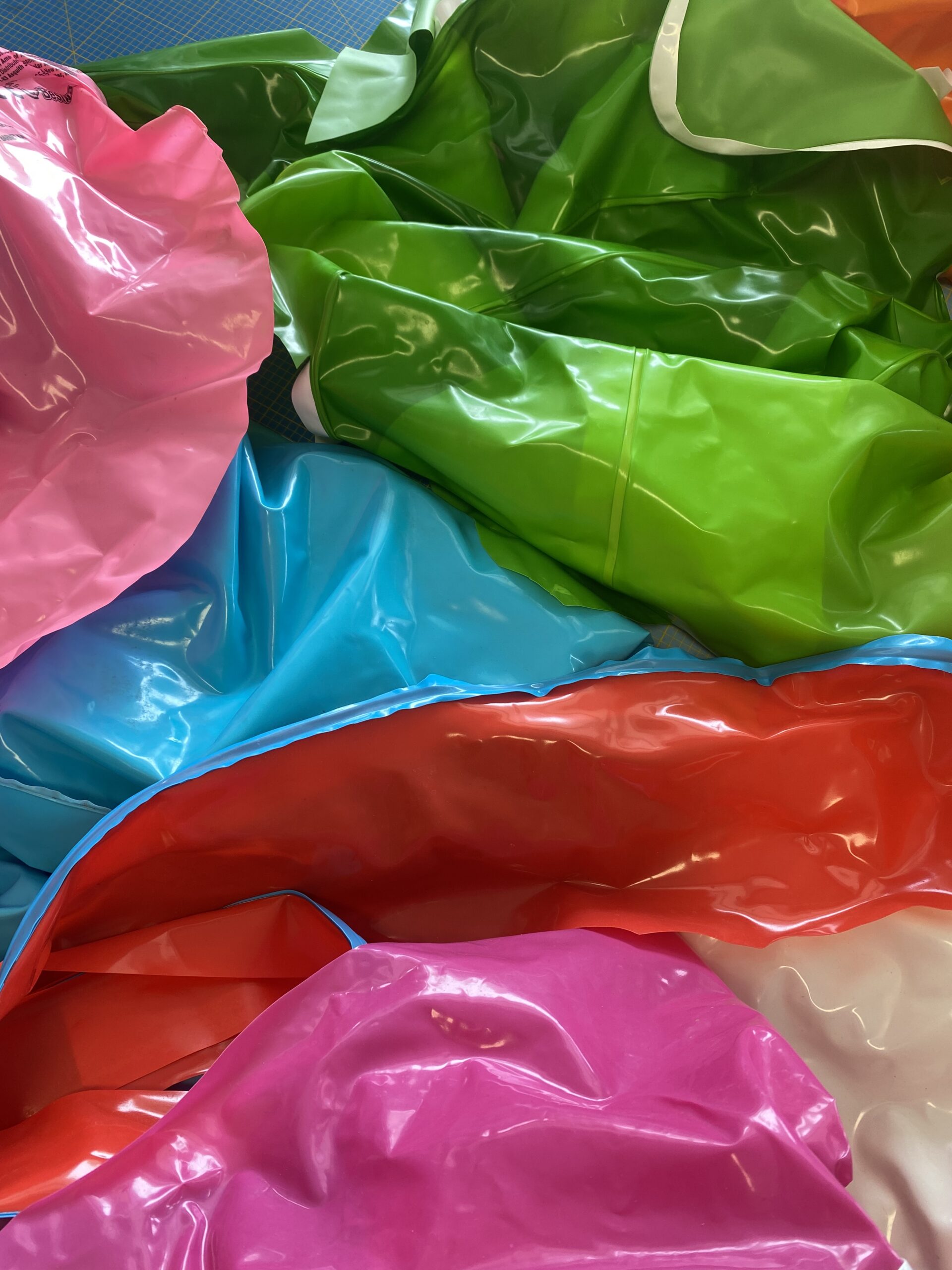 Upcycling Material - Aufblasbare Schwimmtiere