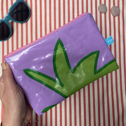 Mäppchen aus recyceltem Schwimmtier, Pflanze, Upcycling, wasserabweisend mit Reissverschluss