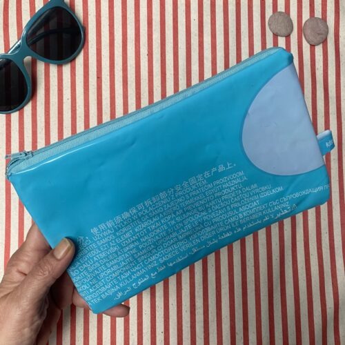 Mäppchen aus recyceltem Schwimmtier Drache, Upcycling, wasserabweisend mit Reissverschluss