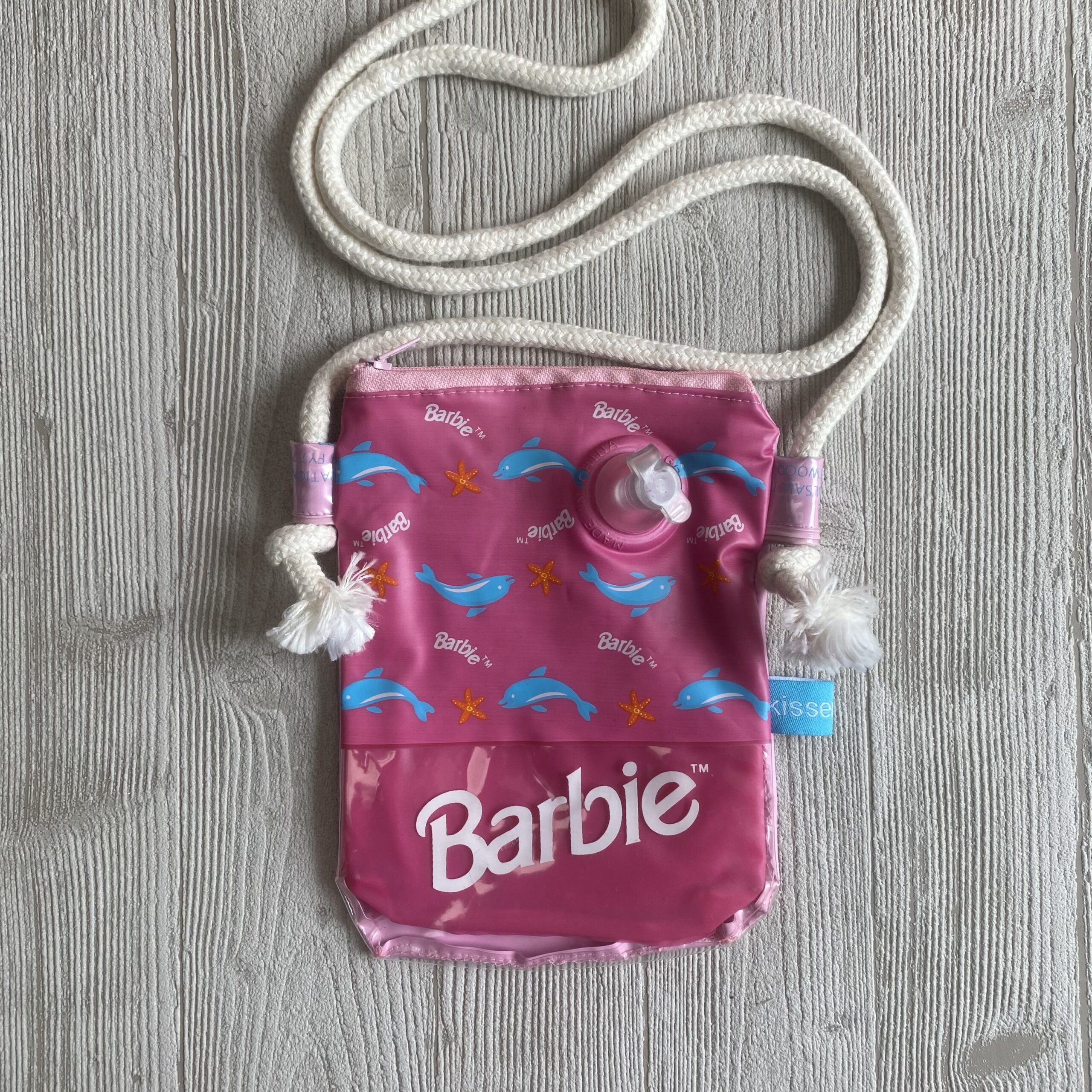 kleine Upcycling Umhängetasche aus recyceltem Schwimmflügel, verstellbar, wasserabweisend, mit Reissverschluss