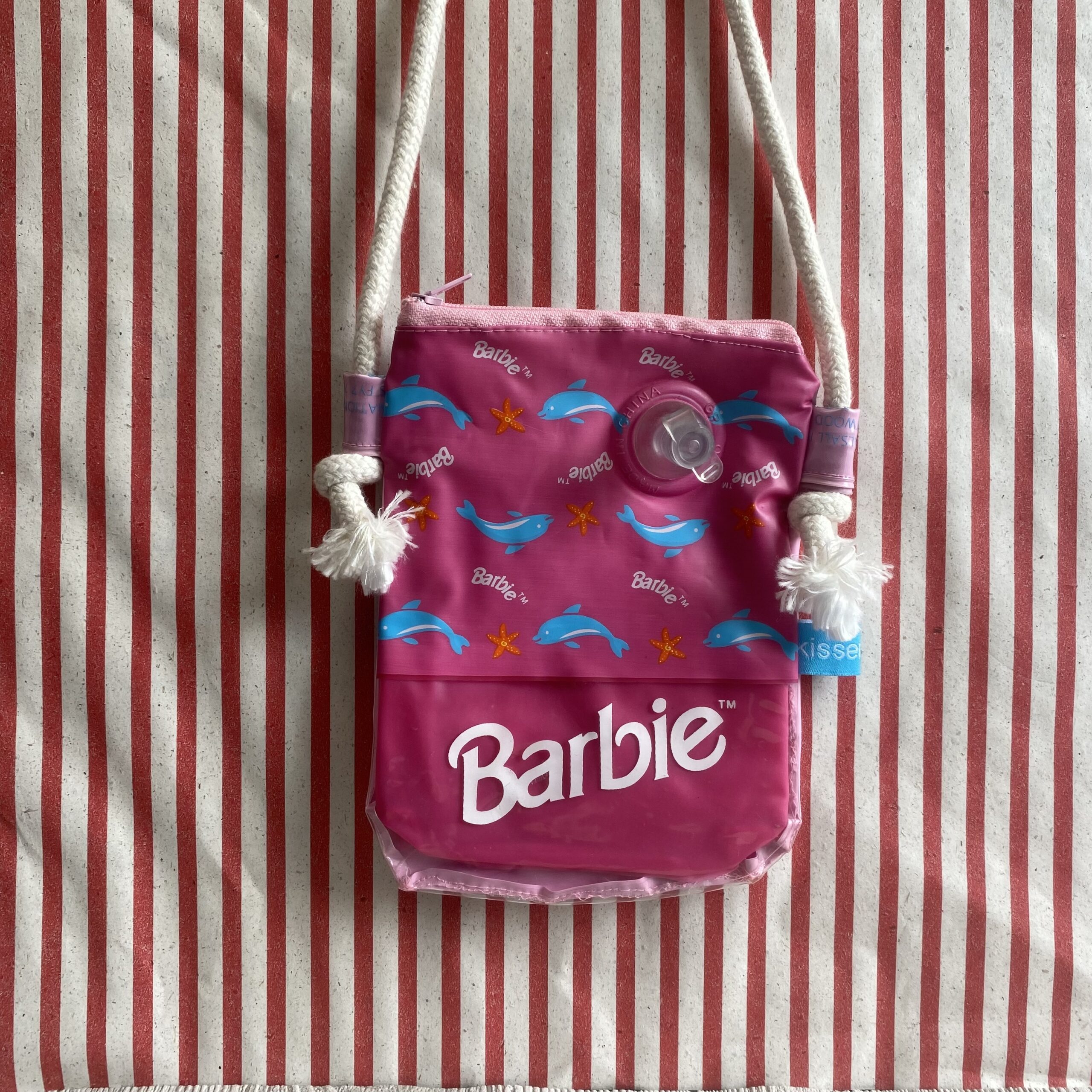 kleine Upcycling Umhängetasche aus recyceltem Schwimmflügel, verstellbar, wasserabweisend, mit Reissverschluss