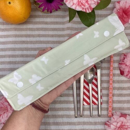 aBestecktasche/ Pinseltasche für Camping, Picknick, unterwegs - hellgrün mit Schmetterlingen